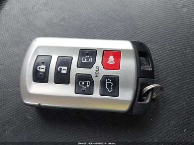 5TDYK3DC4GS760006 Toyota Sienna Xle 8 Passenger