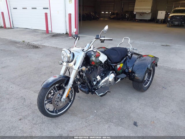 2015 HARLEY-DAVIDSON FLRT 1HD1MCM18FB850452 Photo 1
