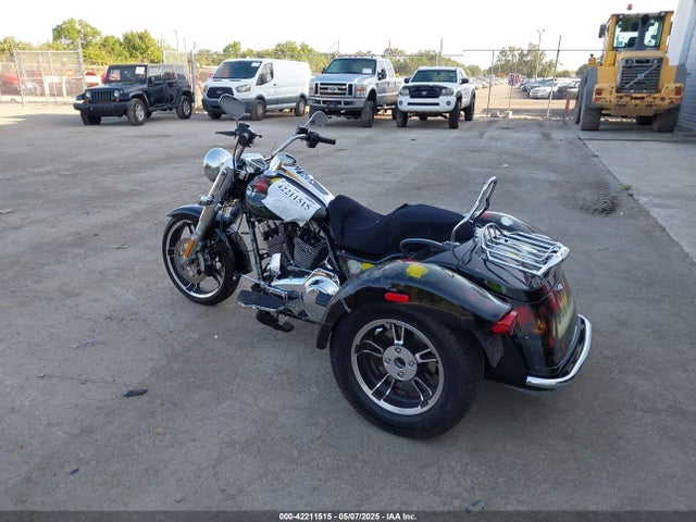 2015 HARLEY-DAVIDSON FLRT 1HD1MCM18FB850452 Photo 2
