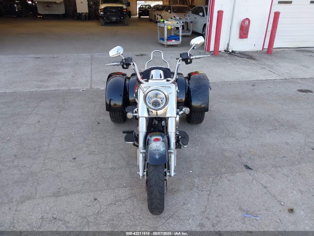 2015 HARLEY-DAVIDSON FLRT 1HD1MCM18FB850452 Photo 4
