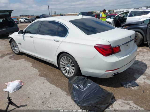 2013 BMW 740LI WBAYE4C54DD136923 Photo 2