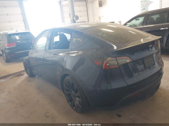 2023 TESLA MODEL Y 7SAYGDEF6PF711526 Photo 2