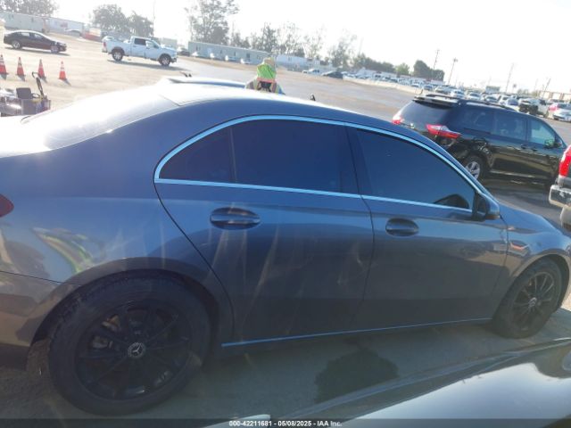 WDD3G4EB6KW033049 Mercedes-Benz A 220