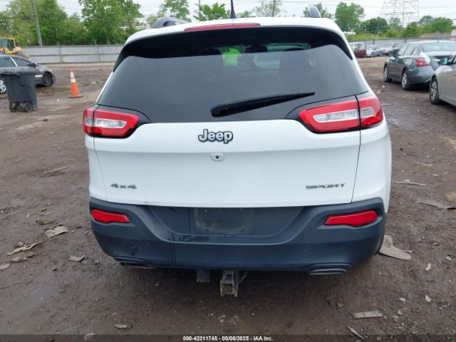 1C4PJMAS5GW268097 Jeep Cherokee Sport