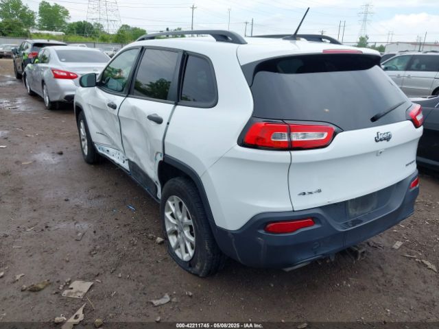 1C4PJMAS5GW268097 Jeep Cherokee Sport