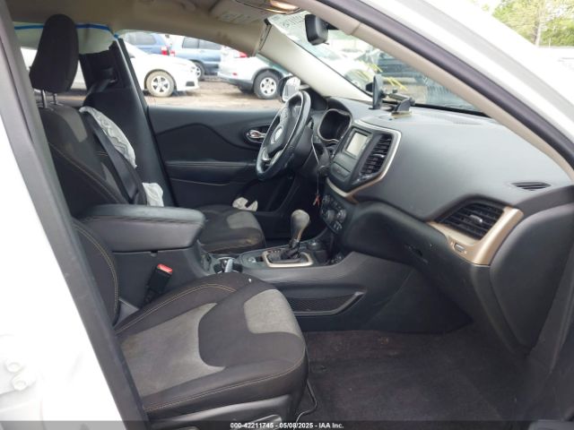 1C4PJMAS5GW268097 Jeep Cherokee Sport