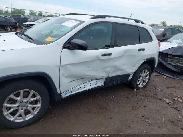 1C4PJMAS5GW268097 Jeep Cherokee Sport