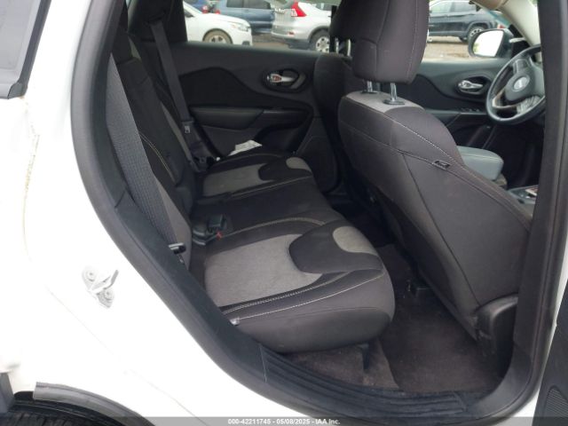 1C4PJMAS5GW268097 Jeep Cherokee Sport