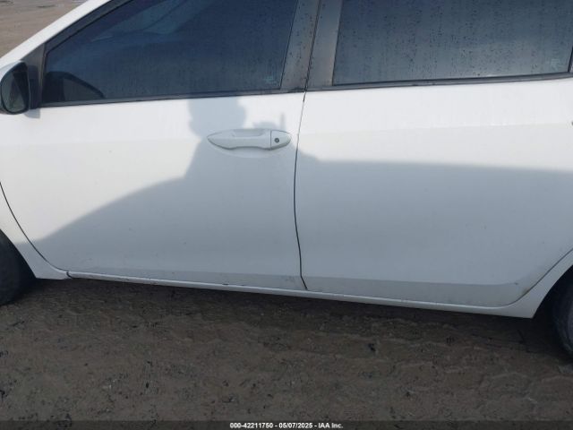 5YFBURHE9FP352526 Toyota COROLLA L
