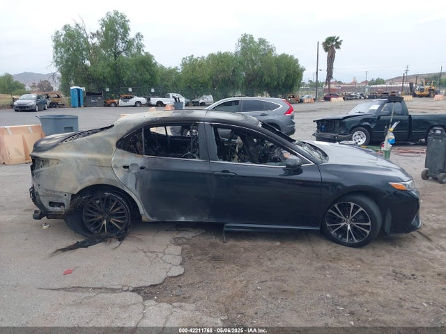 4T1B11HK2JU132247 Toyota CAMRY SE
