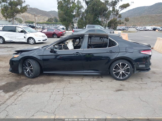4T1B11HK2JU132247 Toyota CAMRY SE