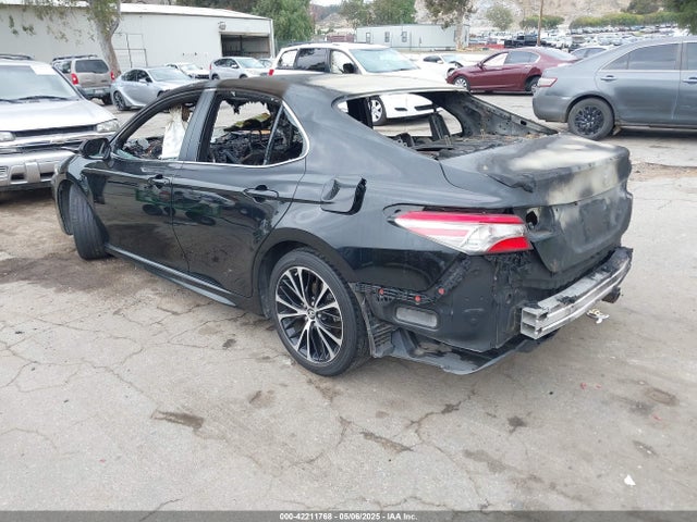4T1B11HK2JU132247 Toyota CAMRY SE