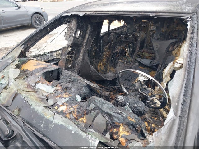 4T1B11HK2JU132247 Toyota CAMRY SE