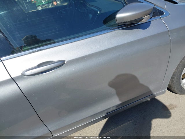 1C3CCCAB8GN111080 Chrysler 200 Limited