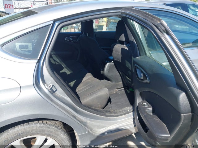 1C3CCCAB8GN111080 Chrysler 200 Limited