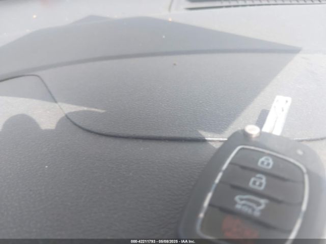 KM8J23A42HU491320 Hyundai TUCSON SE