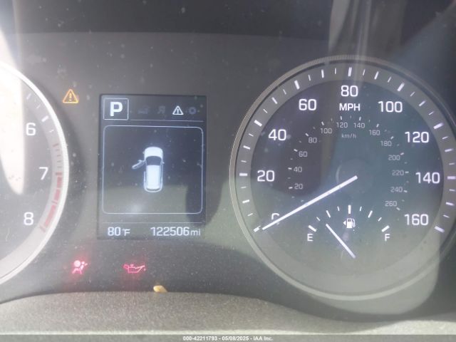 KM8J23A42HU491320 Hyundai TUCSON SE