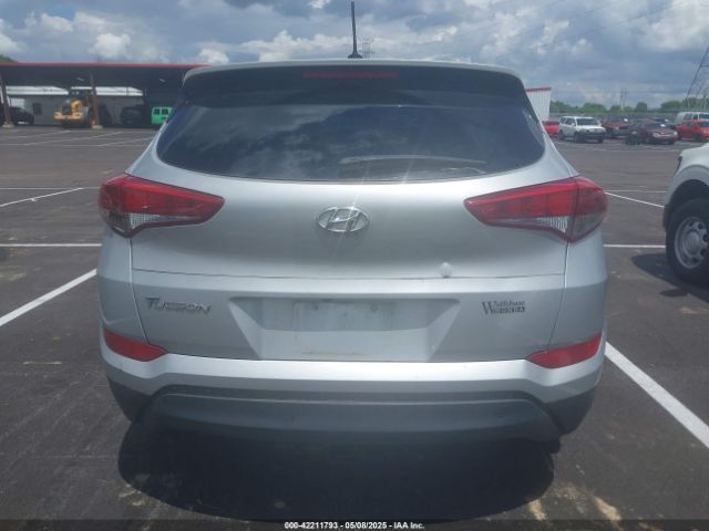 KM8J23A42HU491320 Hyundai TUCSON SE