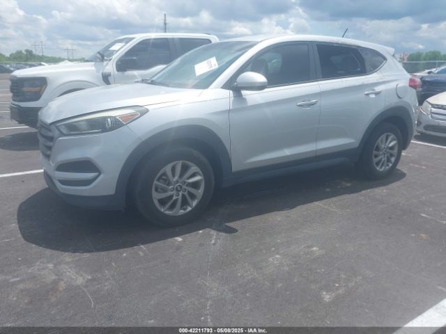 KM8J23A42HU491320 Hyundai TUCSON SE