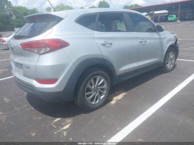 KM8J23A42HU491320 Hyundai TUCSON SE
