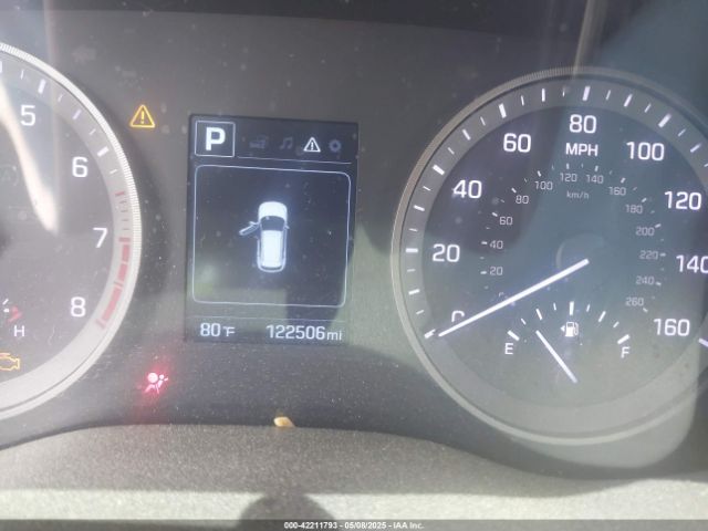 KM8J23A42HU491320 Hyundai TUCSON SE