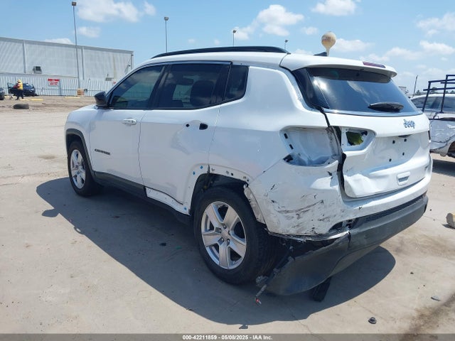 3C4NJCBB8NT137619 Jeep Compass Latitude Fwd