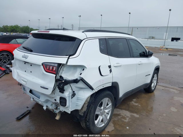 3C4NJCBB8NT137619 Jeep Compass Latitude Fwd