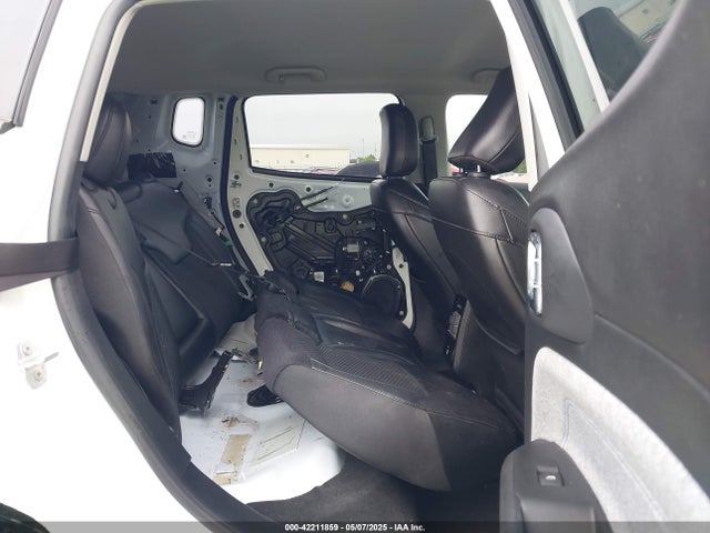 3C4NJCBB8NT137619 Jeep Compass Latitude Fwd