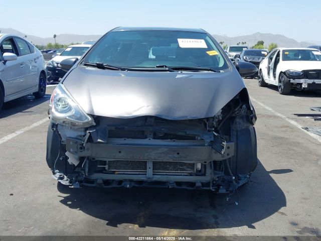 JTDKDTB33F1584550 Toyota Prius C Three