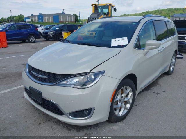 2019 CHRYSLER PACIFICA 2C4RC1EGXKR706170 Photo 1