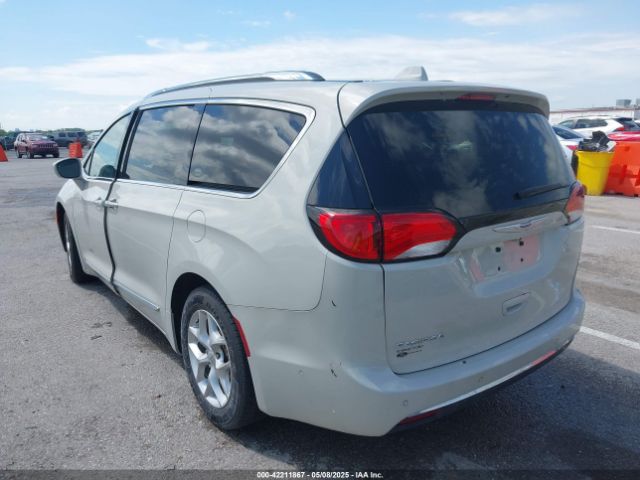 2019 CHRYSLER PACIFICA 2C4RC1EGXKR706170 Photo 2