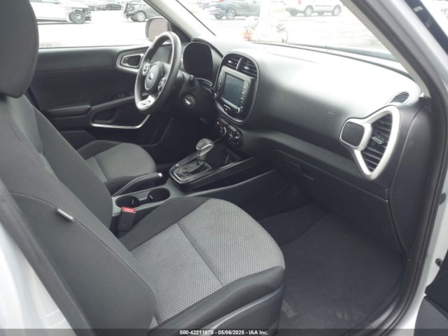 KNDJ23AU8M7784278 KIA SOUL LX