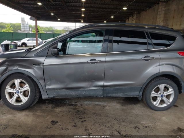 1FMCU9GX8EUD21613 Ford ESCAPE SE