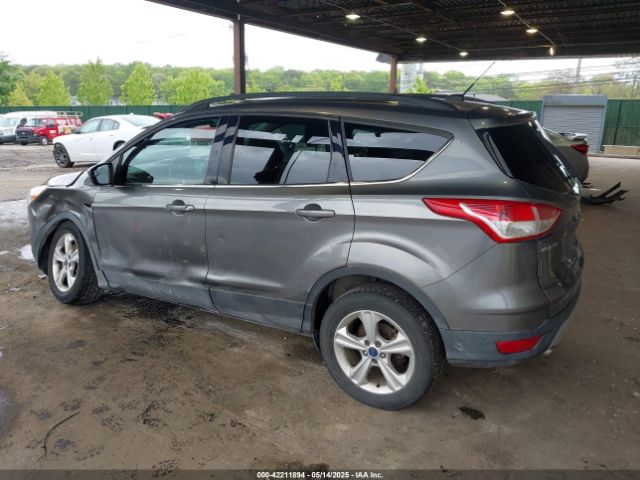 1FMCU9GX8EUD21613 Ford ESCAPE SE