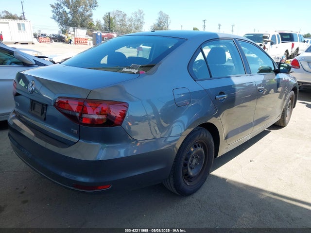 3VW267AJ7GM370003 Volkswagen Jetta 1.4t S