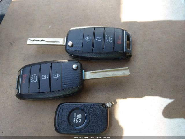 5XYPGDA53GG183202 KIA Sorento 3.3l Lx