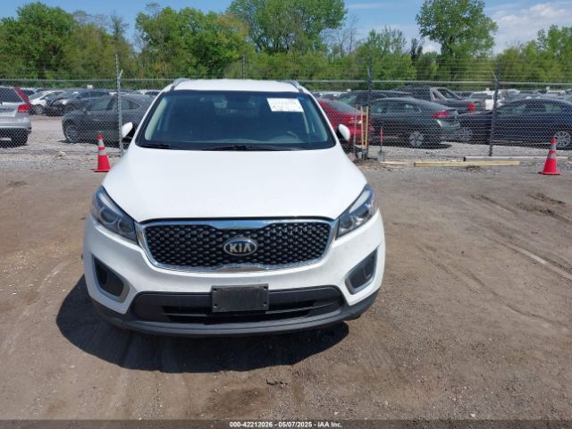 5XYPGDA53GG183202 KIA Sorento 3.3l Lx