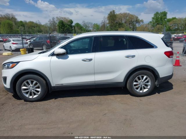5XYPGDA53GG183202 KIA Sorento 3.3l Lx