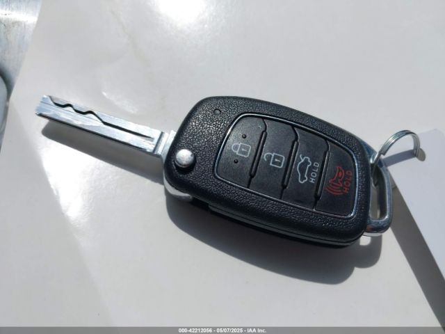 5NPE24AF2JH717708 Hyundai SONATA SE