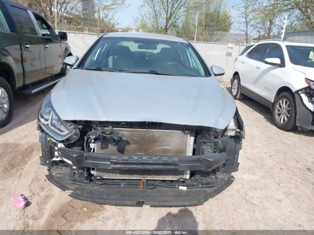 5NPE24AF2JH717708 Hyundai SONATA SE