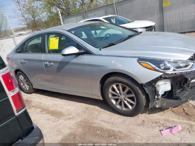 5NPE24AF2JH717708 Hyundai SONATA SE