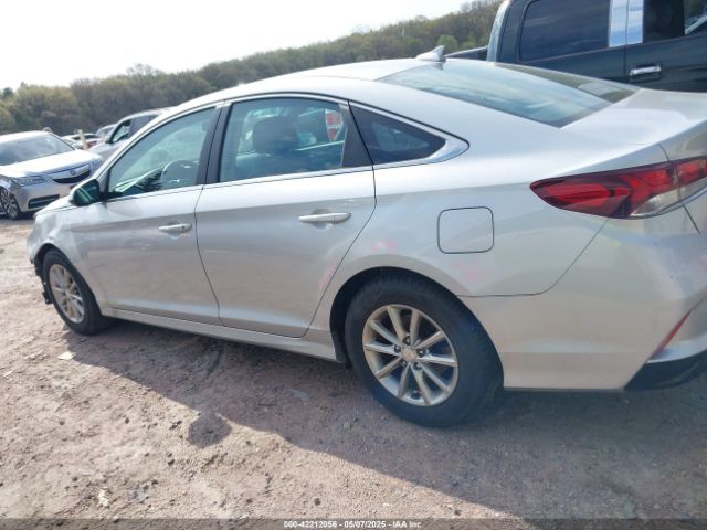 5NPE24AF2JH717708 Hyundai SONATA SE