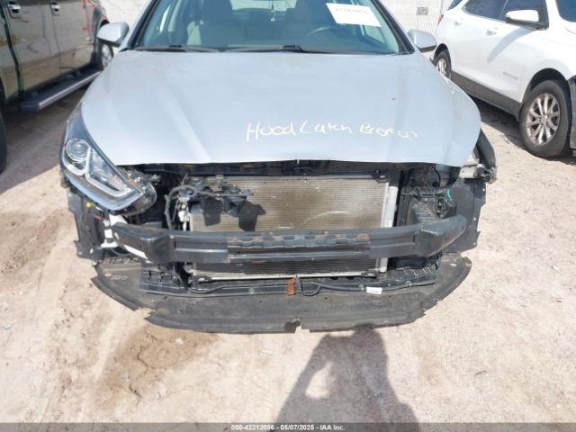 5NPE24AF2JH717708 Hyundai SONATA SE