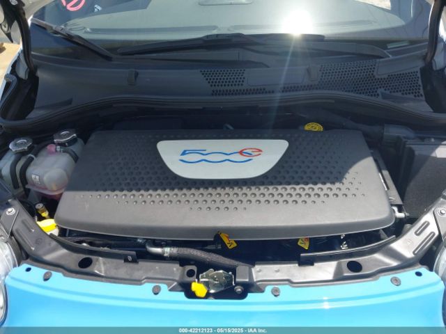 2015 FIAT 500E 3C3CFFGE6FT732844 Photo 9