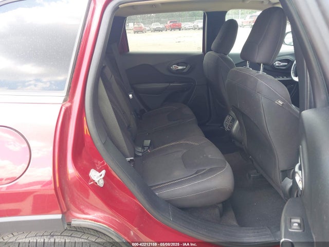 1C4PJLCB9FW712183 Jeep Cherokee