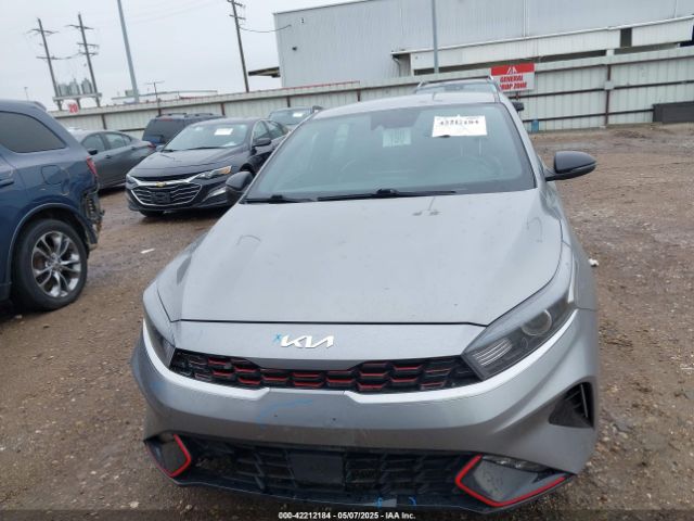 3KPF54AD2PE587940 KIA Forte Gt-line