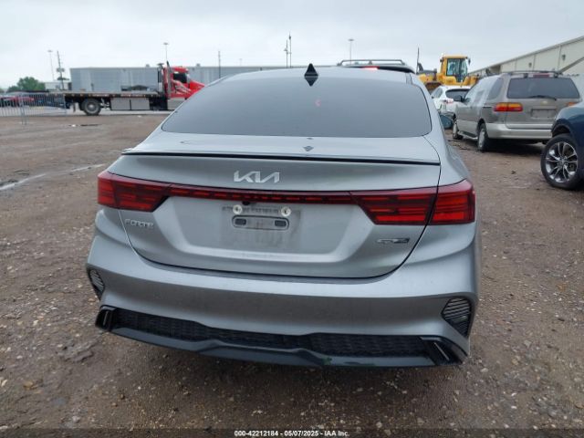 3KPF54AD2PE587940 KIA Forte Gt-line
