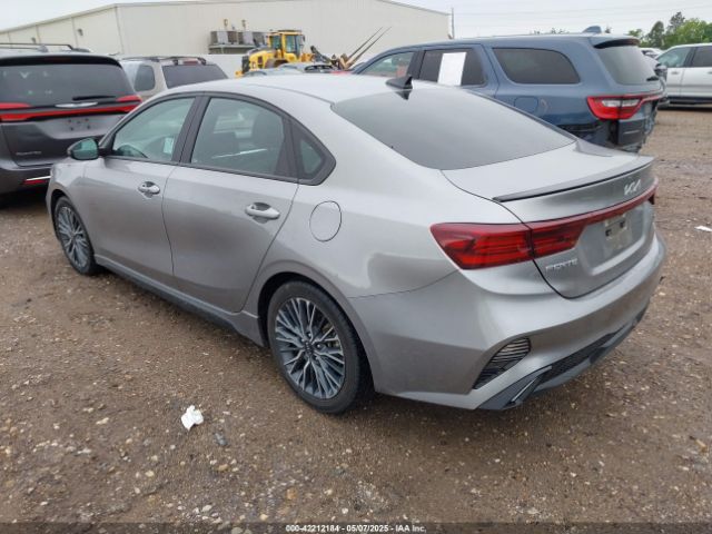 3KPF54AD2PE587940 KIA Forte Gt-line
