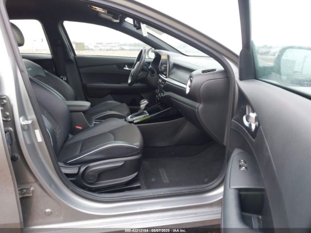 3KPF54AD2PE587940 KIA Forte Gt-line