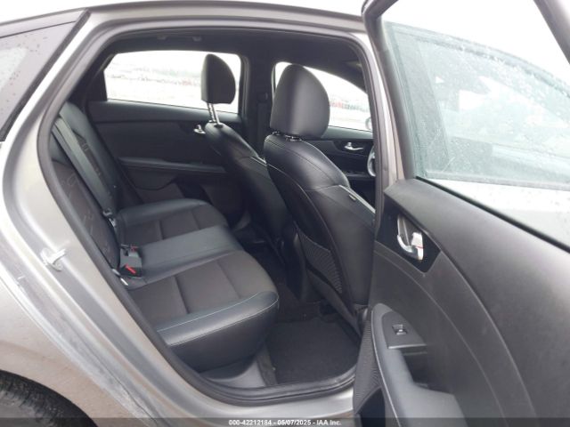 3KPF54AD2PE587940 KIA Forte Gt-line